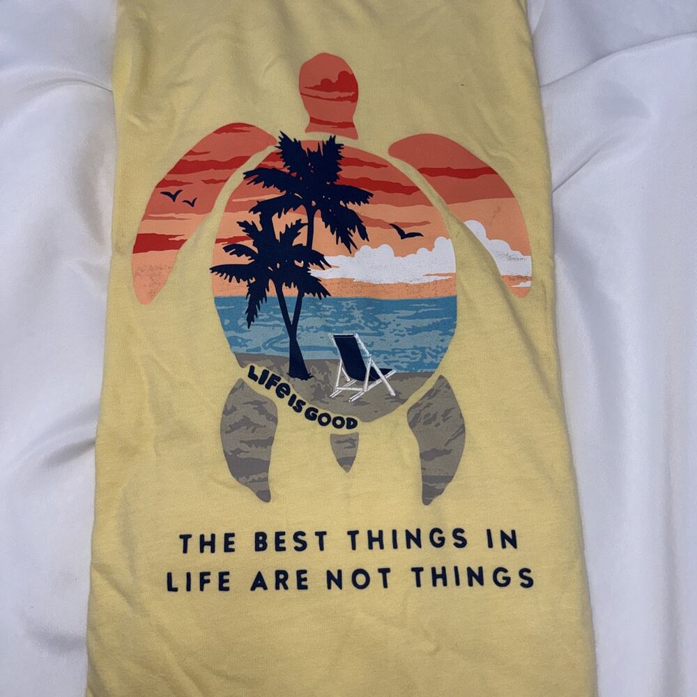 XL Unisex Life Is Good Shirt The Best Things In Life Are Not Things NWT